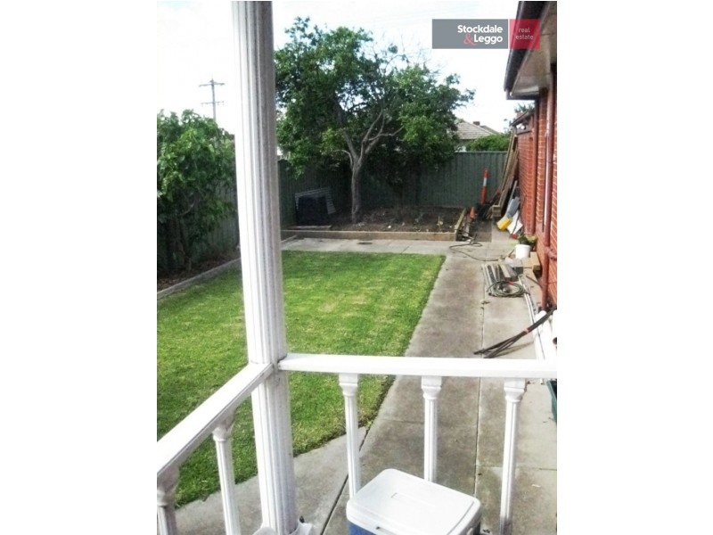 2 Oxford Street, Hadfield VIC 3046