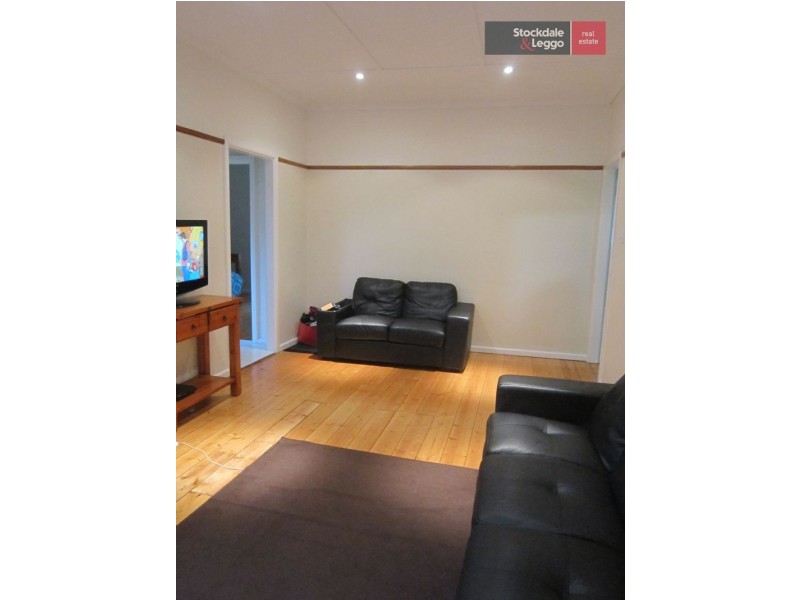 8 Queens Parade, Fawkner VIC 3060