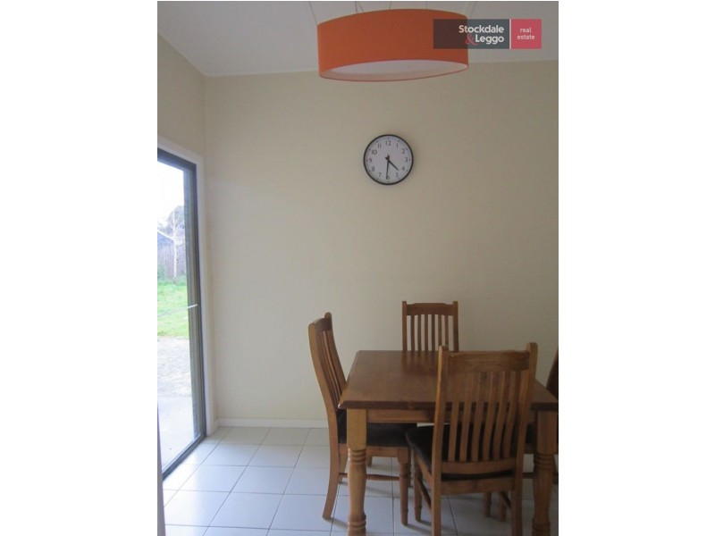 8 Queens Parade, Fawkner VIC 3060