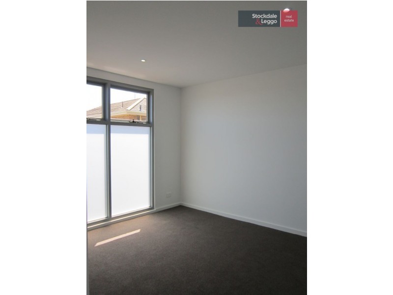 8/14A Bent Street, Brunswick West VIC 3055