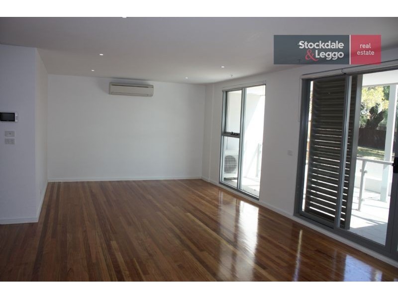 2/14A Bent Street, Brunswick West VIC 3055