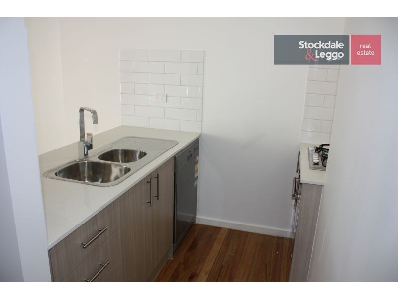 2/14A Bent Street, Brunswick West VIC 3055