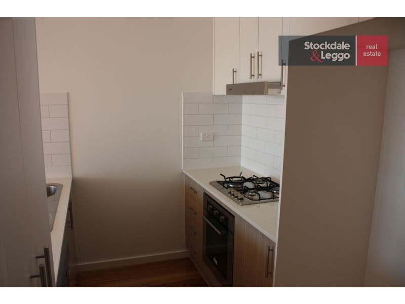8/14A Bent Street, Brunswick West VIC 3055