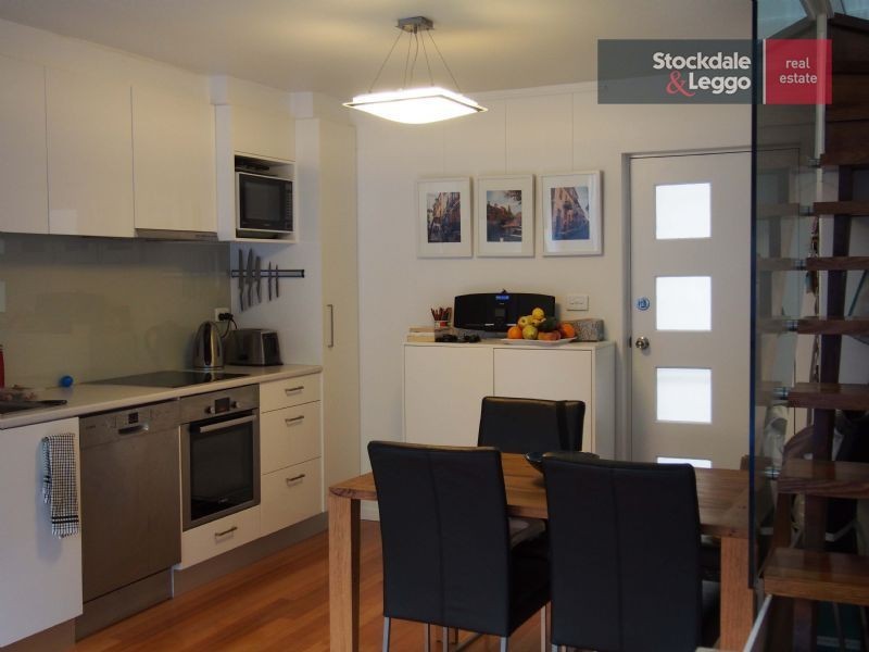 4/872 Drummond Street, Carlton North VIC 3054