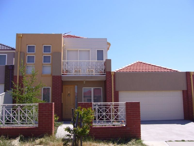 4 Rosemont Way, Roxburgh Park VIC 3064