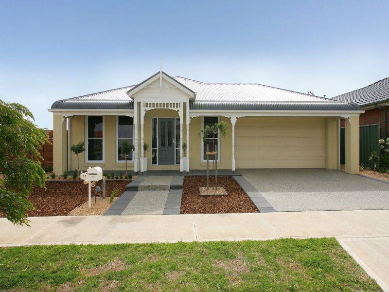 13 Swinburne Close, Craigieburn VIC 3064