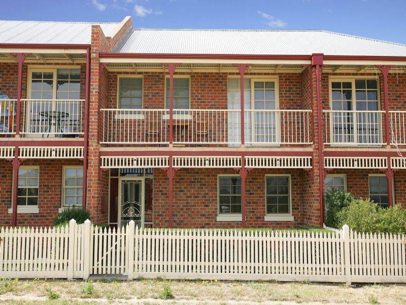 3 Meadowbank Lane, Craigieburn VIC 3064