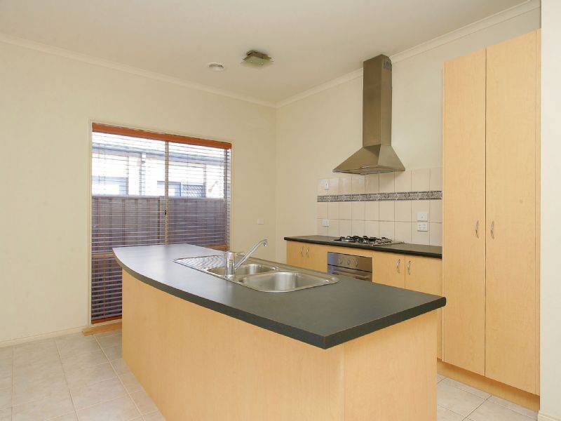 16 Green Hill Place, Craigieburn VIC 3064