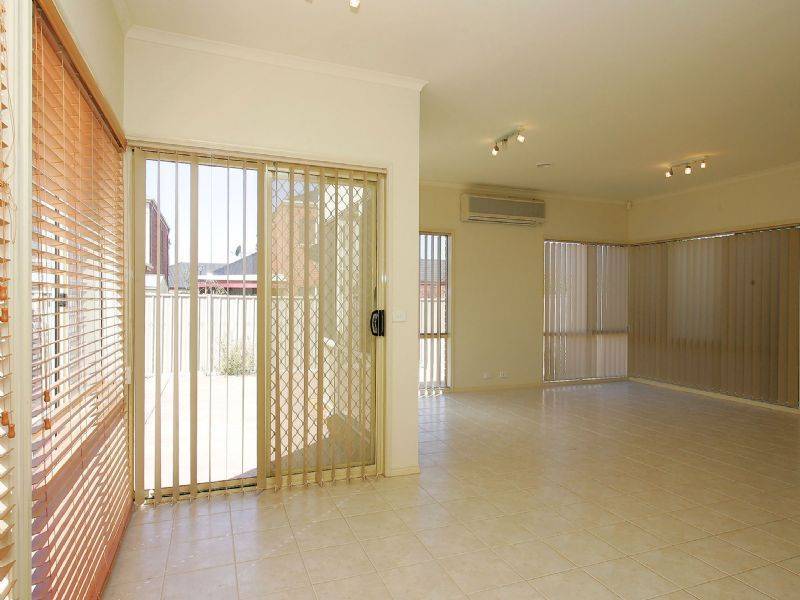 16 Green Hill Place, Craigieburn VIC 3064