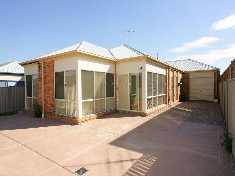 16 Green Hill Place, Craigieburn VIC 3064