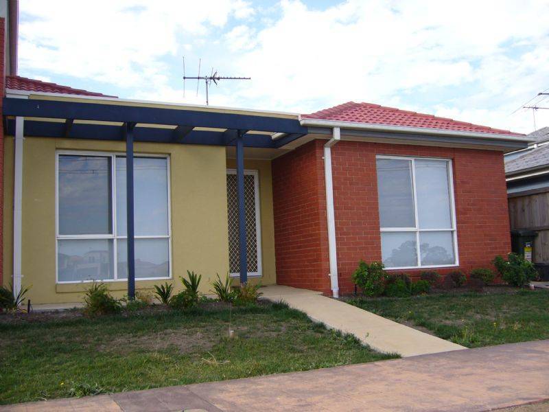 11 Portland Place, Roxburgh Park VIC 3064