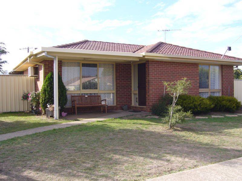 11 Abercarn Avenue, Craigieburn VIC 3064