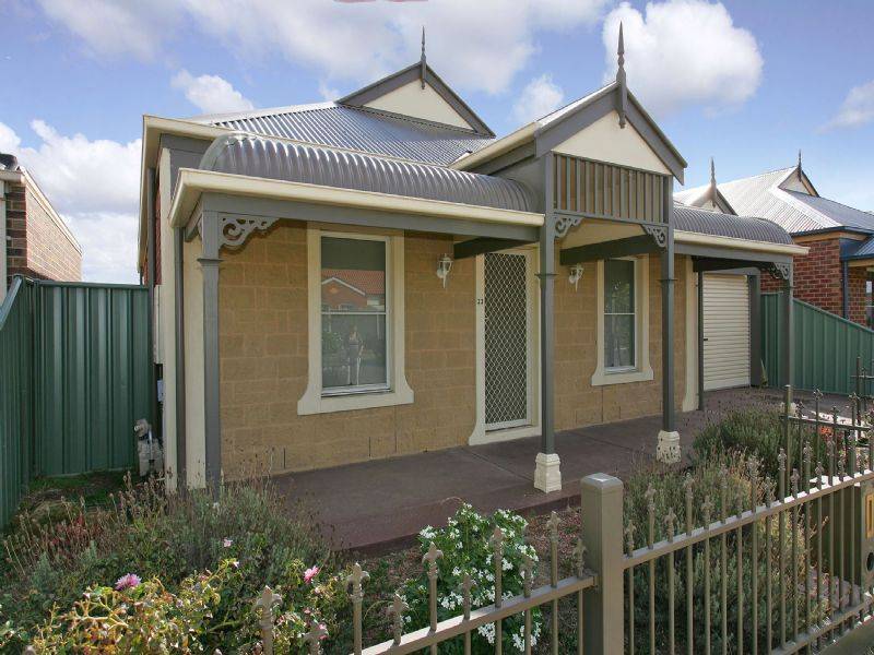 23 Swinburne Close, Craigieburn VIC 3064