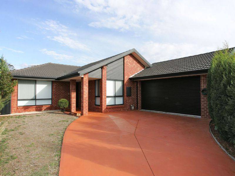 13 Creswick Court, Roxburgh Park VIC 3064