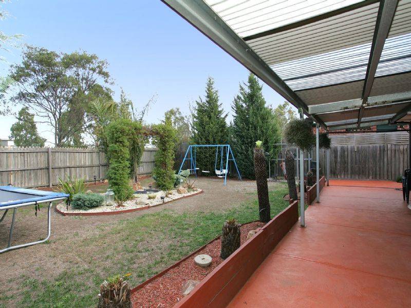 13 Creswick Court, Roxburgh Park VIC 3064