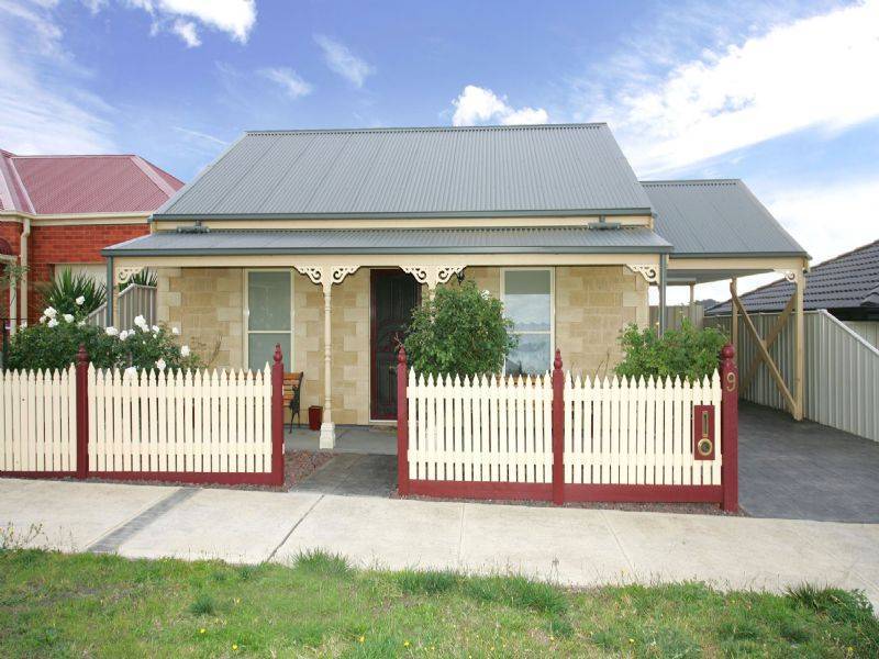 9 Parkstone View, Craigieburn VIC 3064