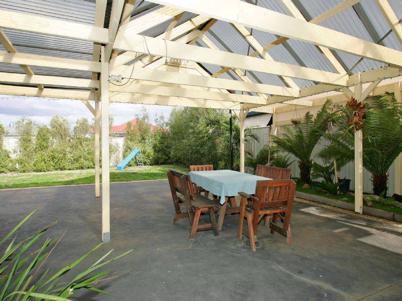 34 Stoneleigh Place, Craigieburn VIC 3064