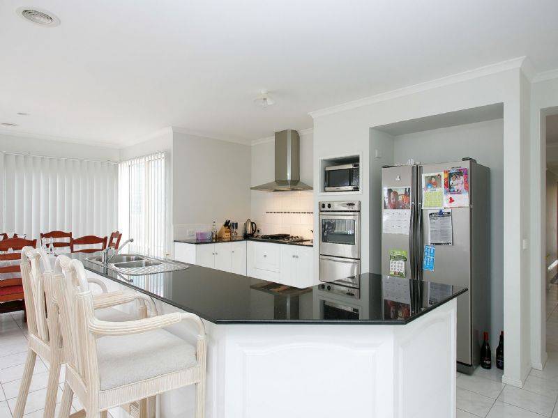 4 Boyden Square, Roxburgh Park VIC 3064