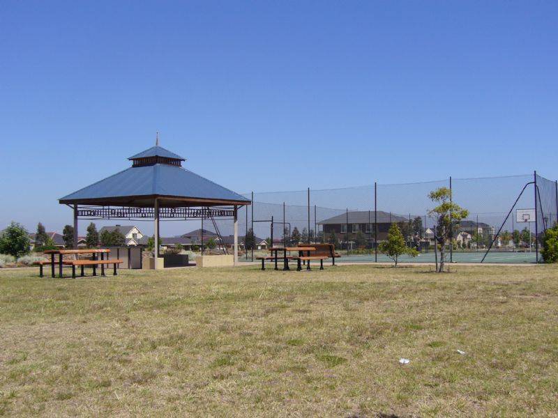 72 Lakes Drive, Craigieburn VIC 3064