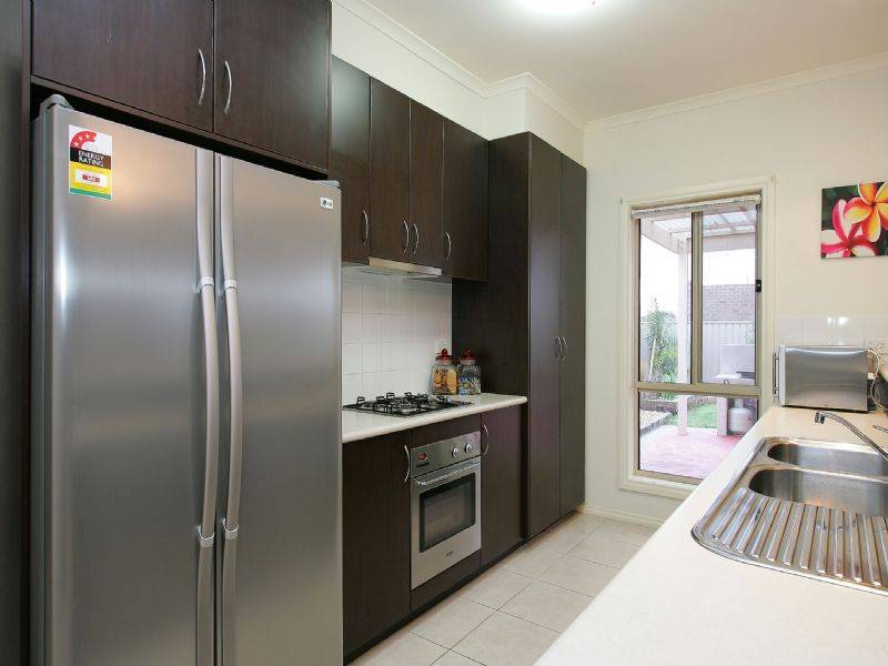 2 Dampier Close, Craigieburn VIC 3064