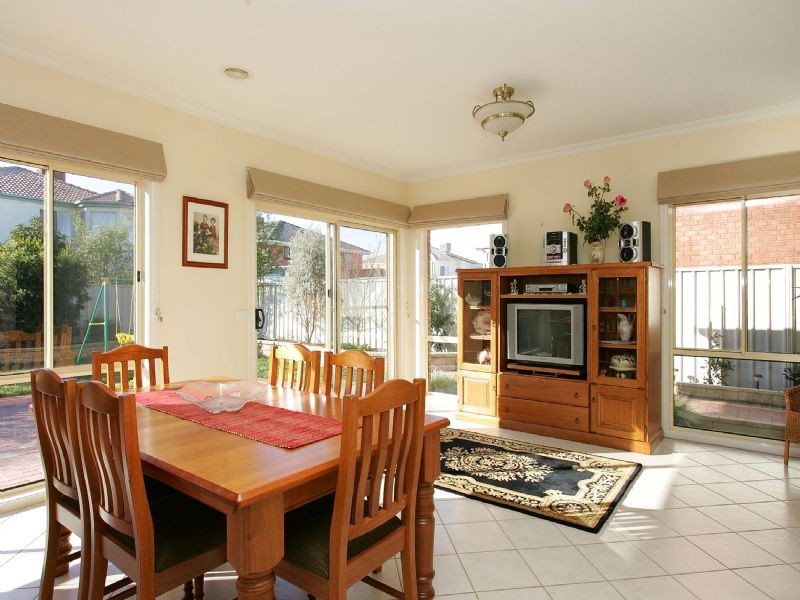 38 Waterford Avenue, Craigieburn VIC 3064