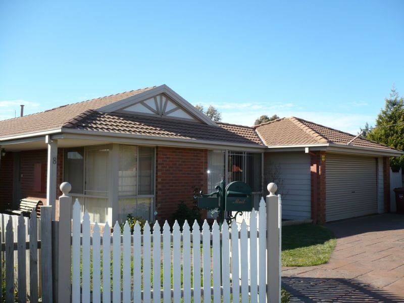 8  Hursley Court, Craigieburn VIC 3064