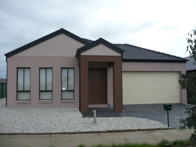 130 Malcolm Creek Parade, Craigieburn VIC 3064