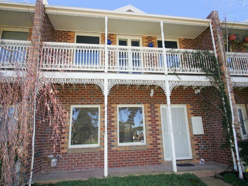 5 Klein Crescent , Roxburgh Park VIC 3064