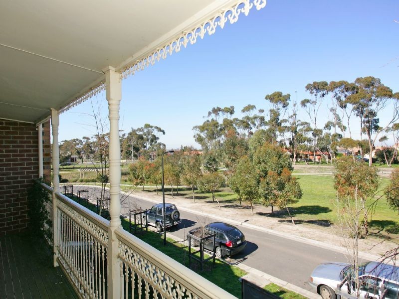 5 Klein Crescent , Roxburgh Park VIC 3064