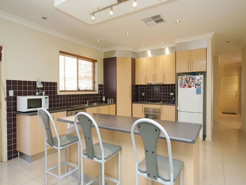 7 Malabar Street, Roxburgh Park VIC 3064