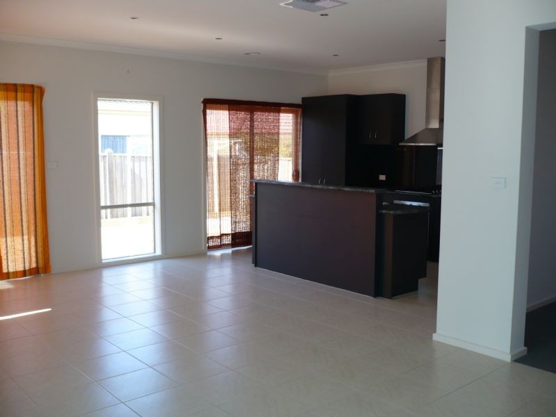 10 Ashville Place, Craigieburn VIC 3064