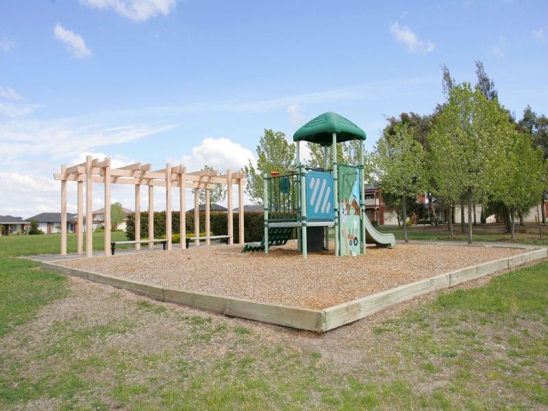 7 Greenfield Court, Craigieburn VIC 3064