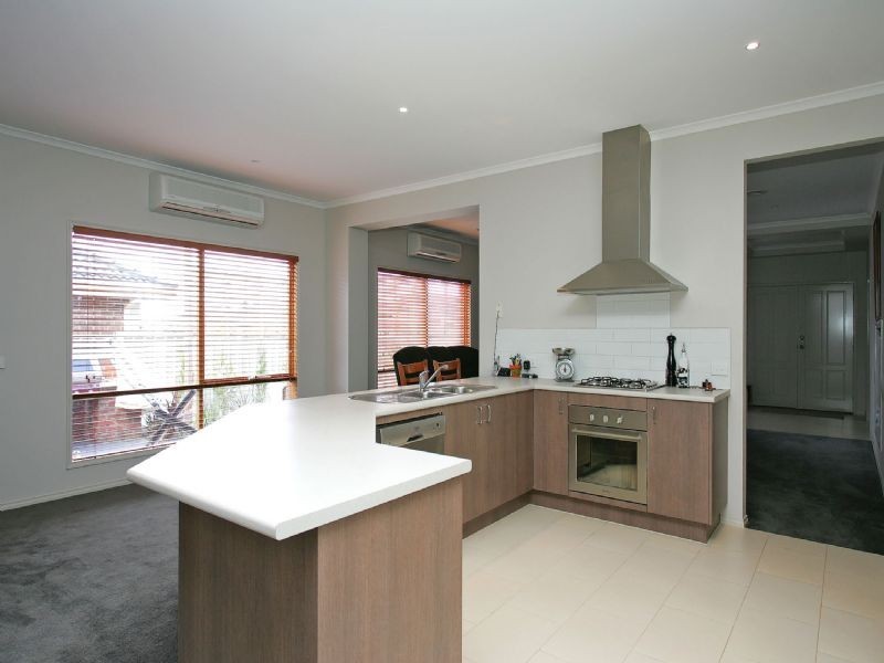 18 Durban PLace , Craigieburn VIC 3064