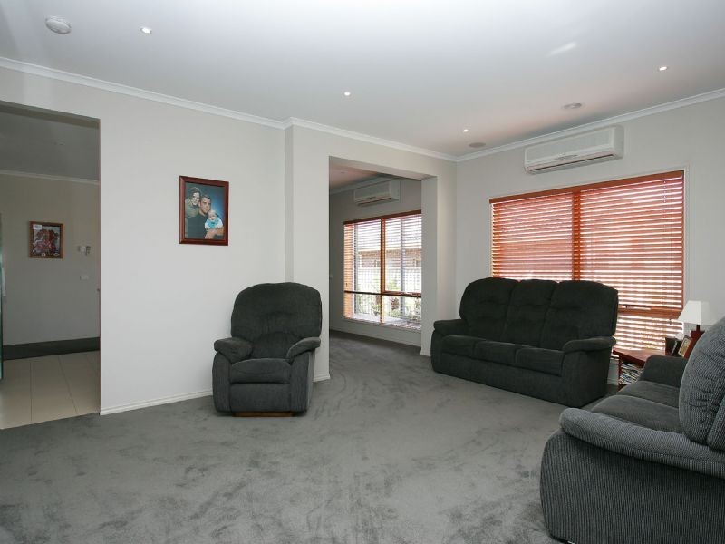 18 Durban PLace , Craigieburn VIC 3064