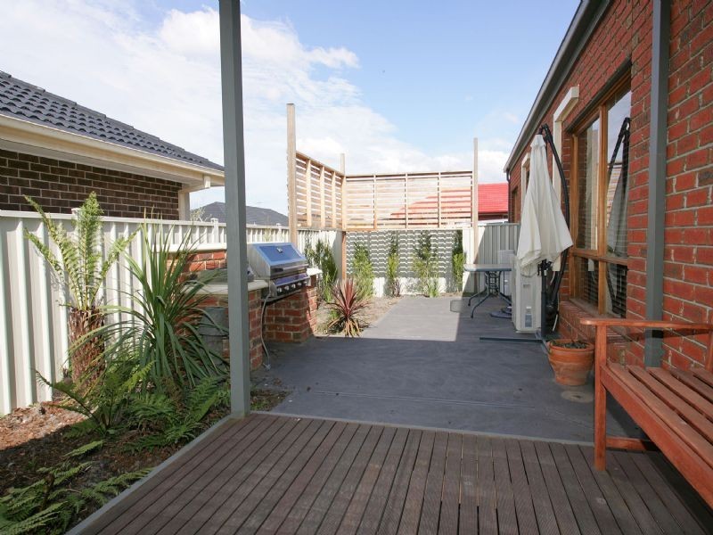 18 Durban PLace , Craigieburn VIC 3064