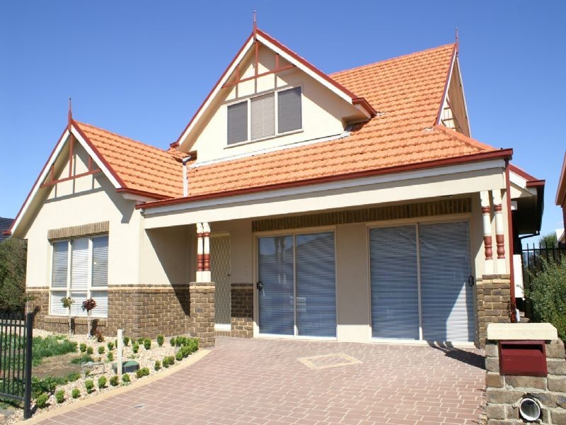 2 Dampier Close, Craigieburn VIC 3064