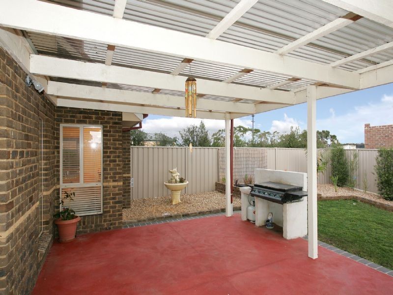 2 Dampier Close, Craigieburn VIC 3064