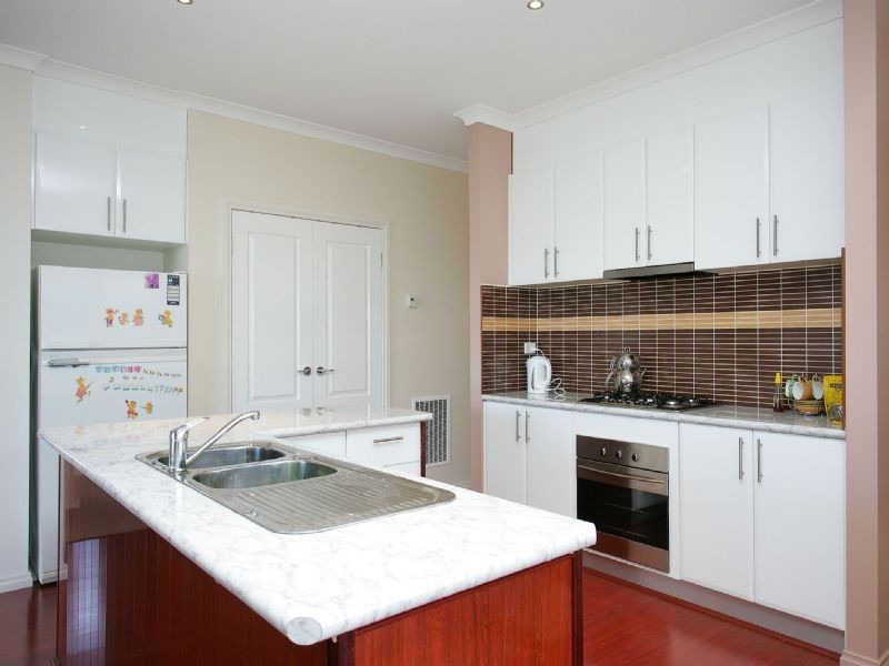 4 Innes Place, Craigieburn VIC 3064