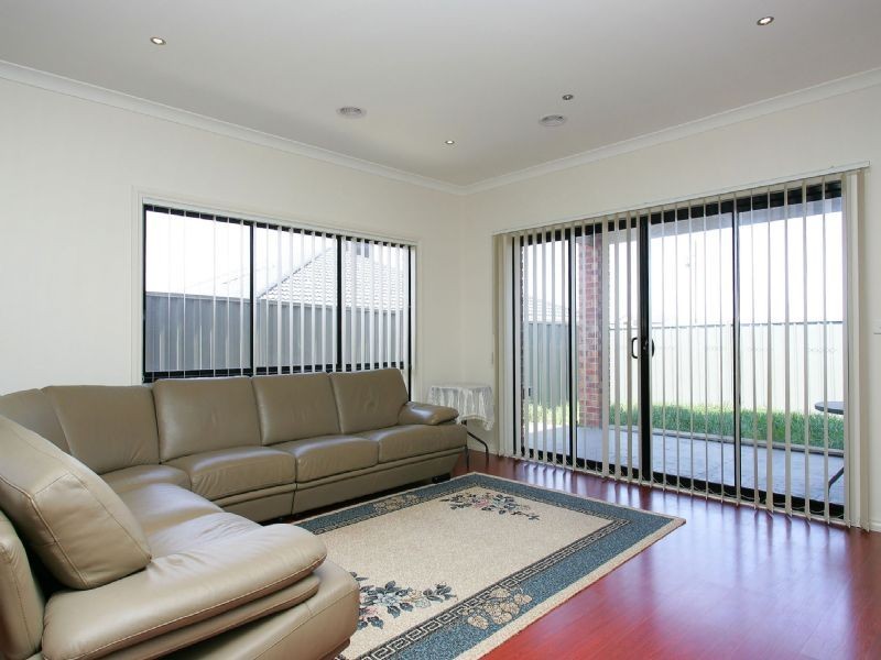 4 Innes Place, Craigieburn VIC 3064