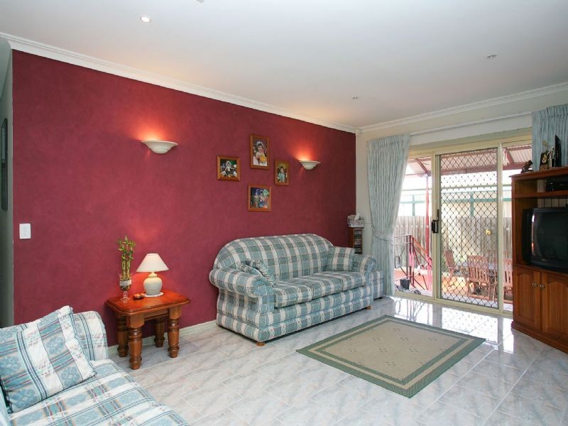 35 Amesbury Avenue, Craigieburn VIC 3064