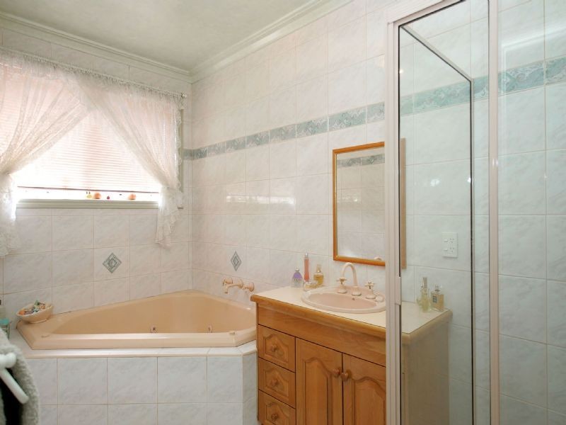 35 Amesbury Avenue, Craigieburn VIC 3064