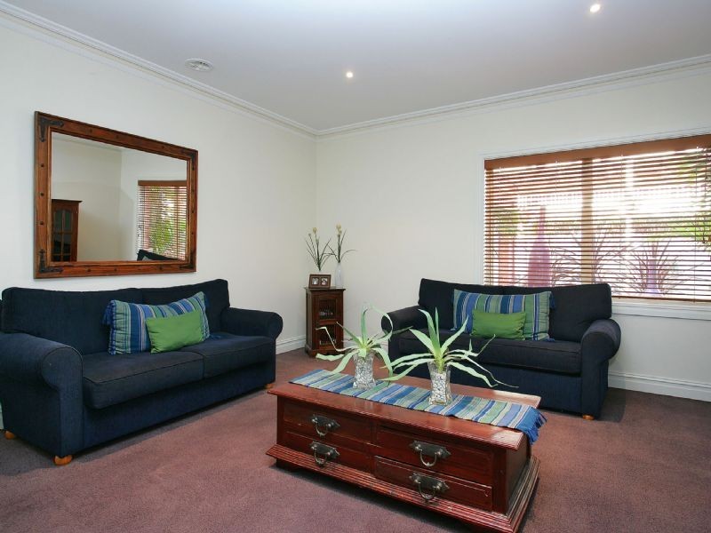 33 Jacaranda Place , Craigieburn VIC 3064