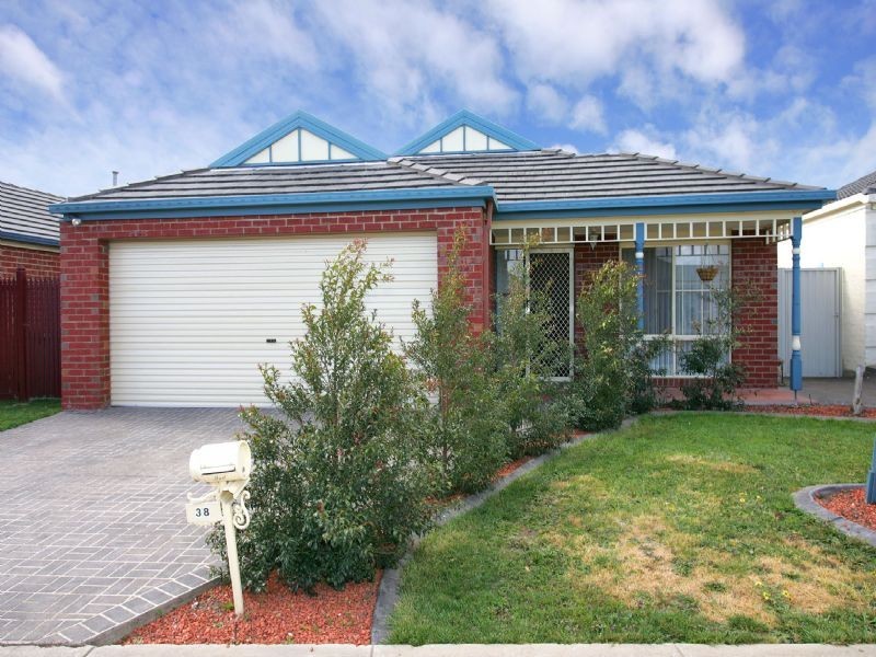 38 Jacaranda Place, Craigieburn VIC 3064