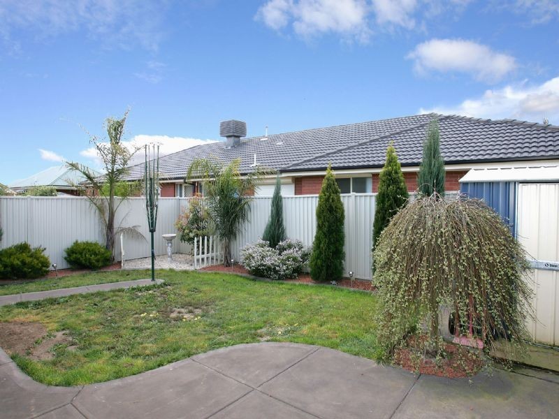 38 Jacaranda Place, Craigieburn VIC 3064