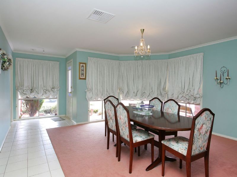 17 Cherry Blossom Close, Craigieburn VIC 3064