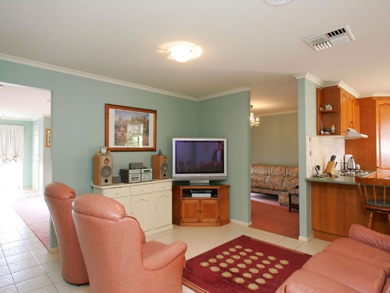 17 Cherry Blossom Close, Craigieburn VIC 3064