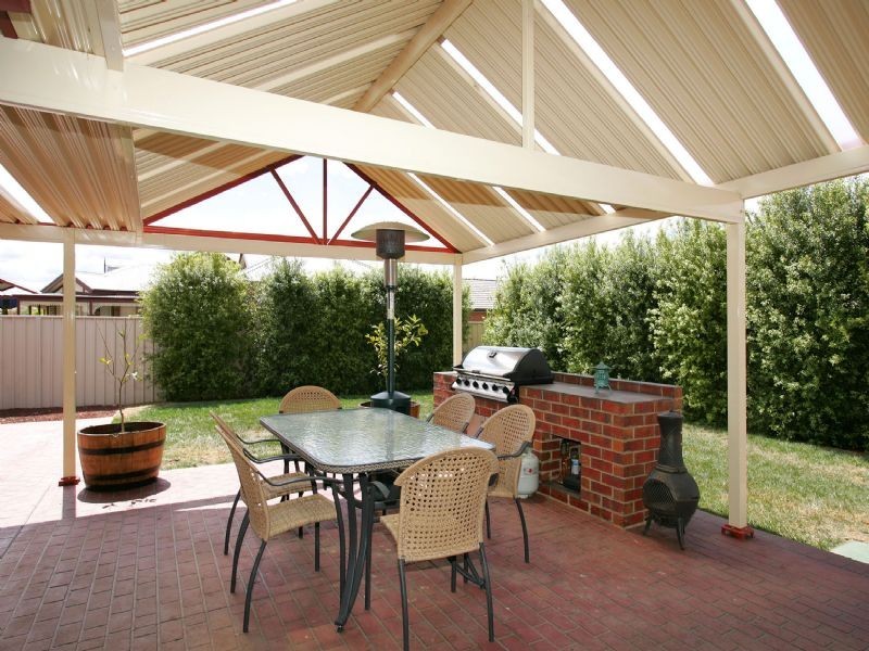 17 Cherry Blossom Close, Craigieburn VIC 3064