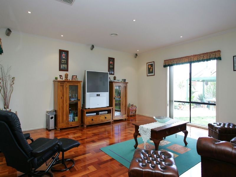 10 Congo Court , Roxburgh Park VIC 3064