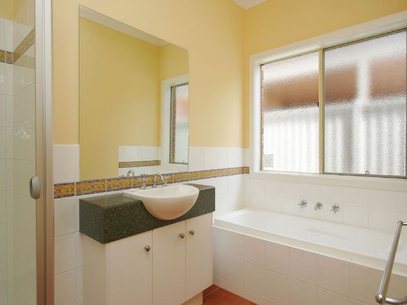 6 Roanoke Green , Craigieburn VIC 3064