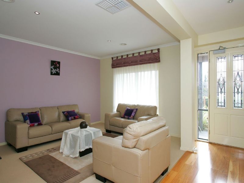 2 Parramatta Walk, Craigieburn VIC 3064